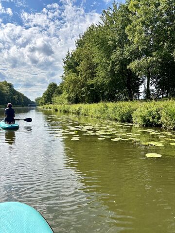Léto s jógou na paddleboardech